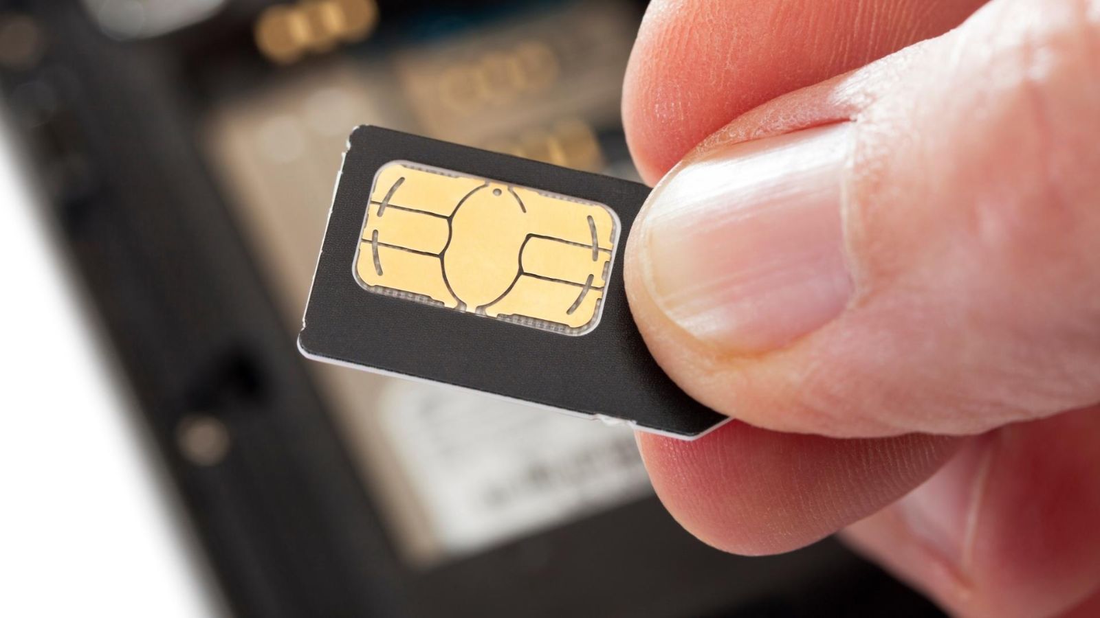 Ra cửa hàng nhà mạng làm thủ tục sim chuẩn bị gì để không phải đi hai lần