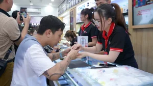 minh-tuan-mobile-la-nha-ban-le-duoc-yeu-thich-nhat-230814051829