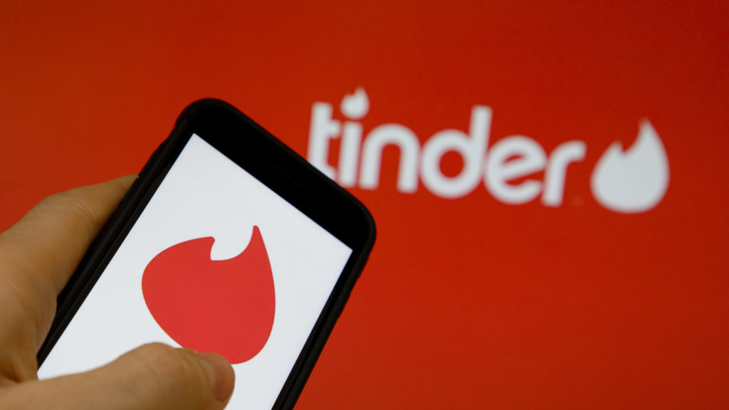 Tinder là gì - Ai nên dùng Tinder? Tinder là gì - Ai nên dùng Tinder?