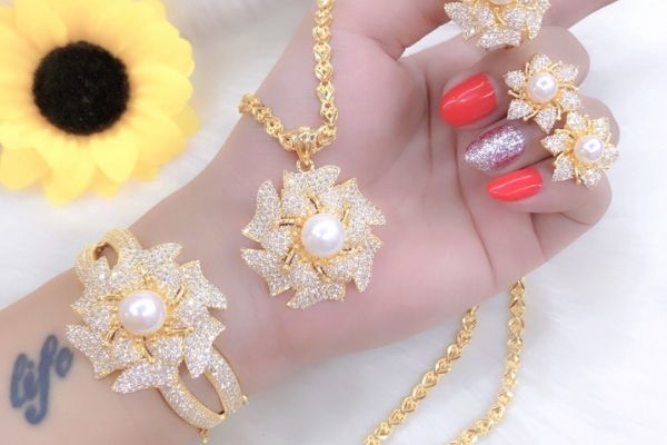 Giá vàng 96 Khánh Hòa hôm nay - So sánh nhanh với vàng miếng SJC để bắt nhịp thị trường Giá vàng 96 Khánh Hòa hôm nay - So sánh nhanh với vàng miếng SJC để bắt nhịp thị trường