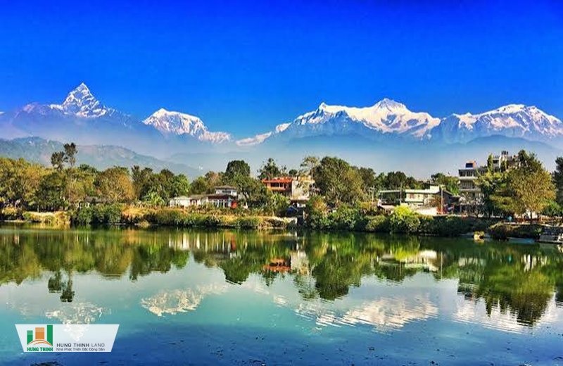 Nepal - Dãy Himalaya và đỉnh Everest biểu tượng Nepal - Dãy Himalaya và đỉnh Everest biểu tượng